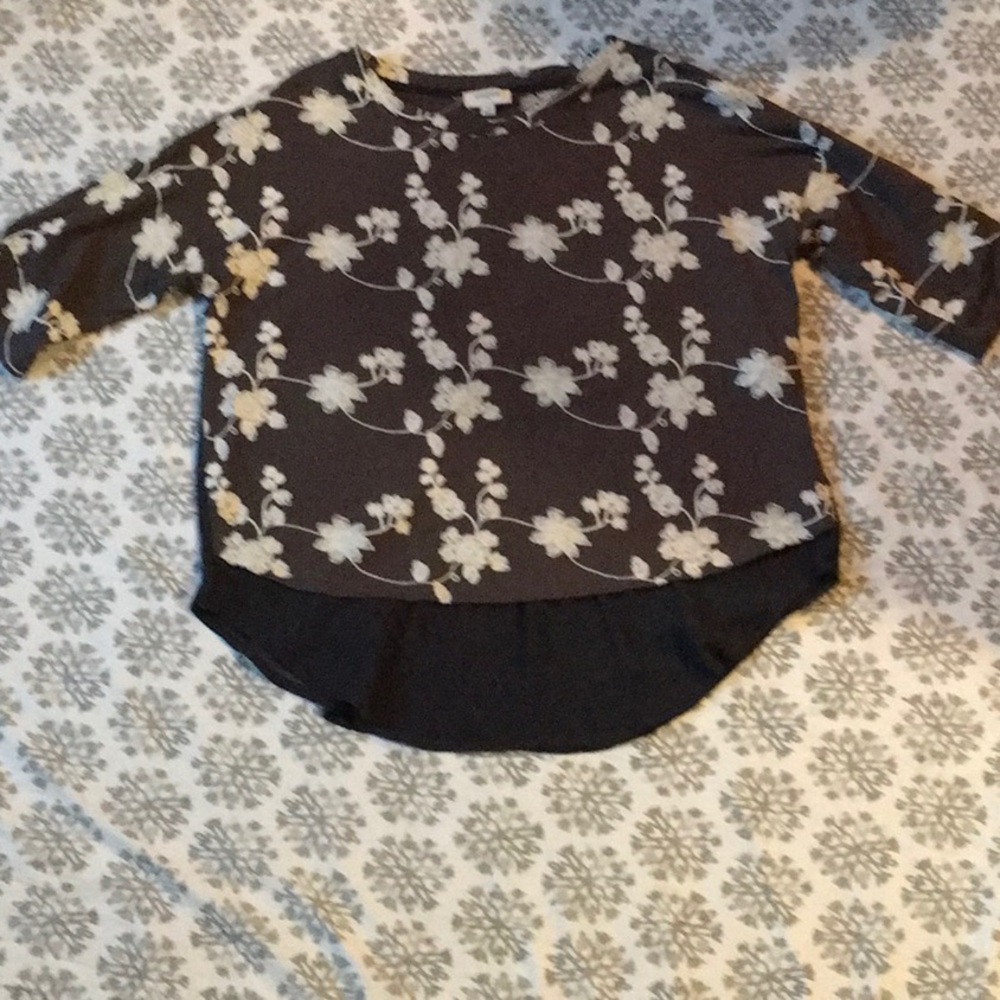 Fun embroidered gray top